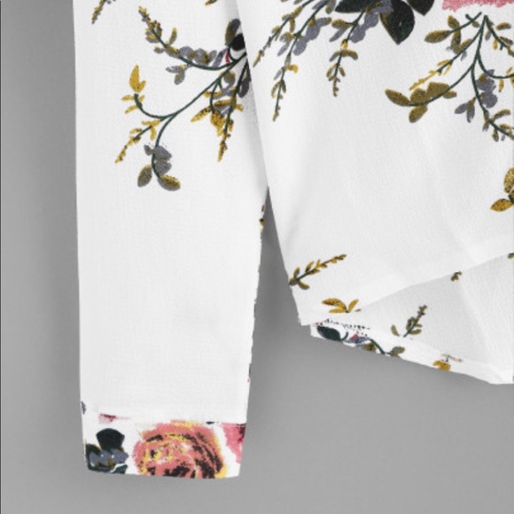 Random Botanical Print Blouse - Picture 4 of 4